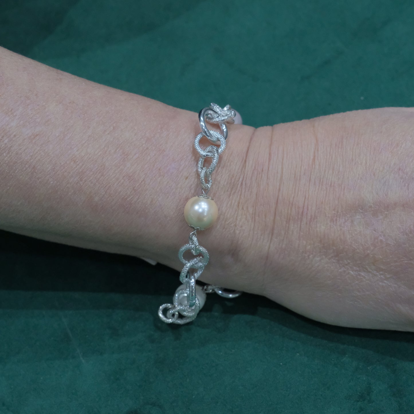 Bracciale in acciaio e pietre dure