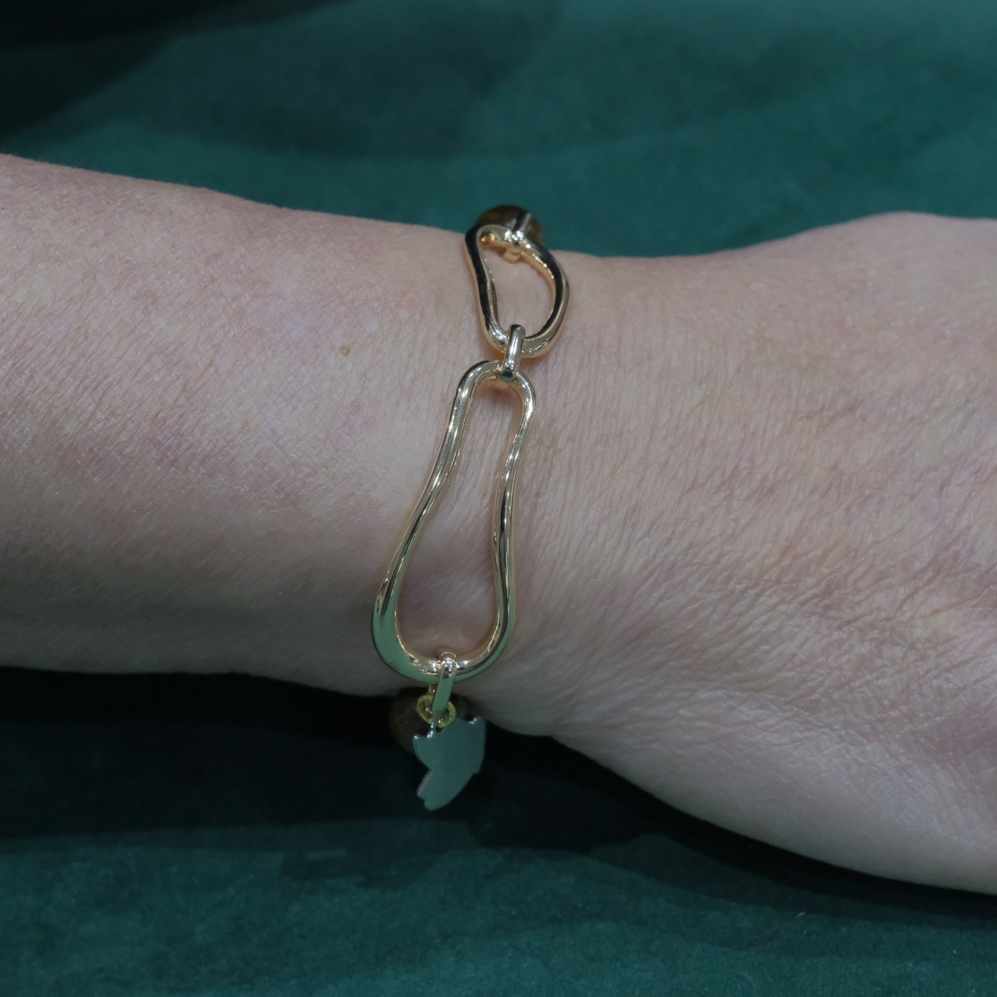 Bracciale elastico in acciaio e pietre dure