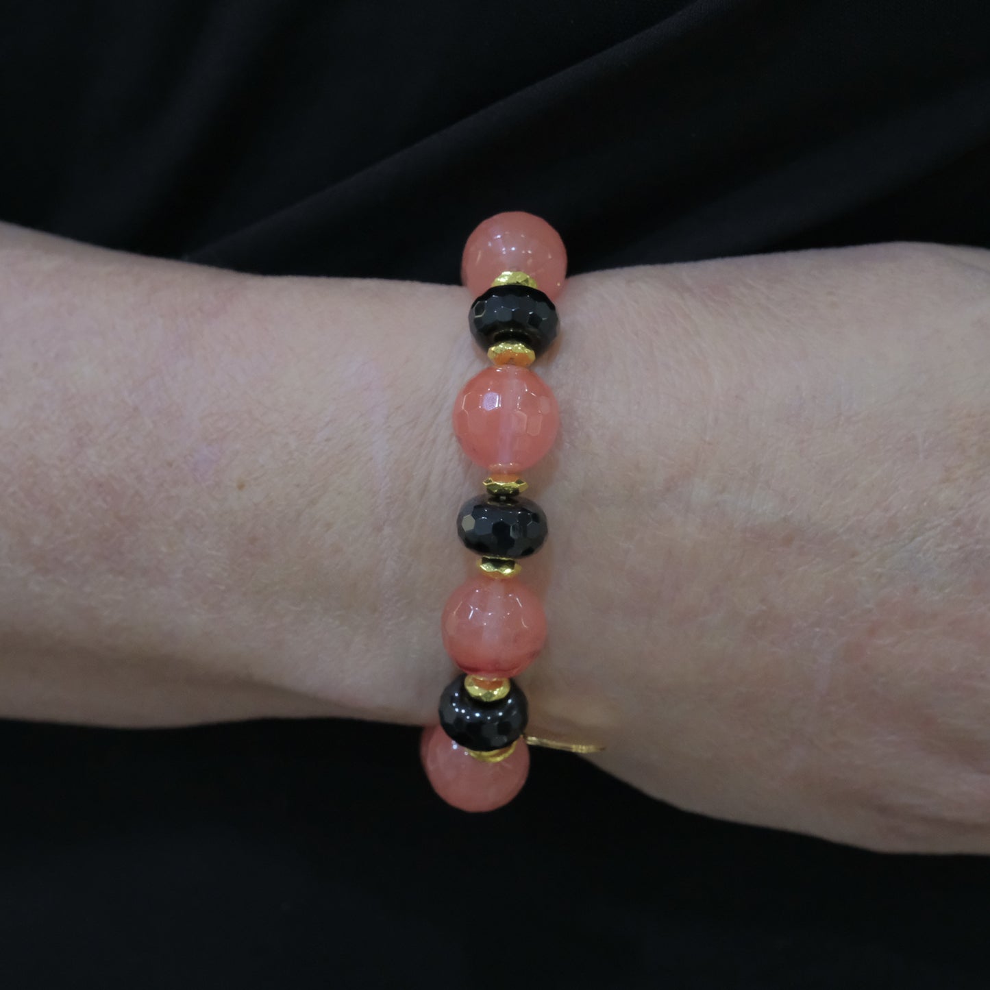 Bracciale elastico in pietre rosa