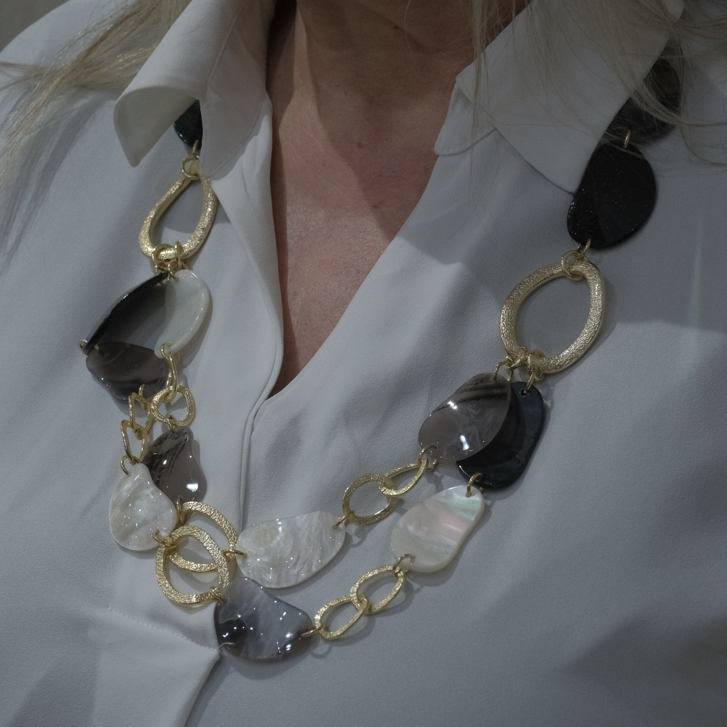 Collana in acciaio e pietre dure