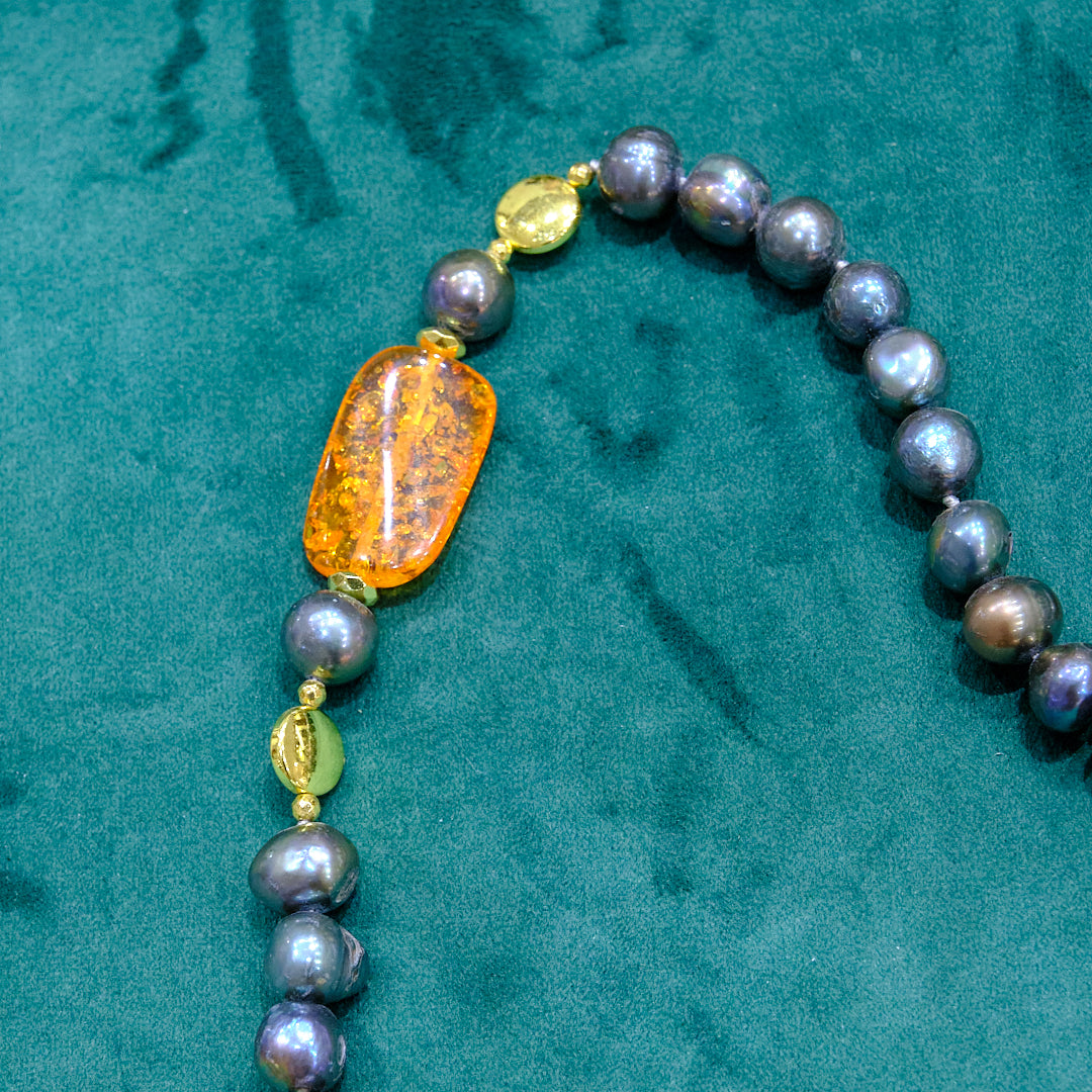 Collana in acciaio e pietre dure