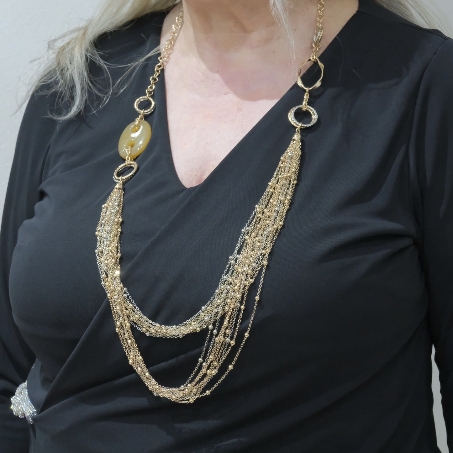Collana in acciaio con pietre dure