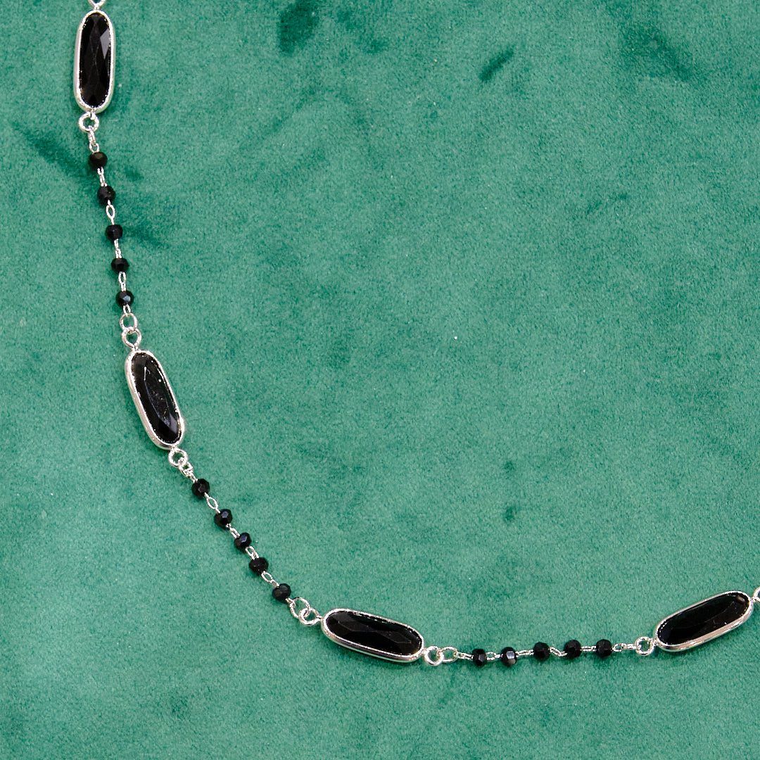 Collana in acciaio e pietre dure